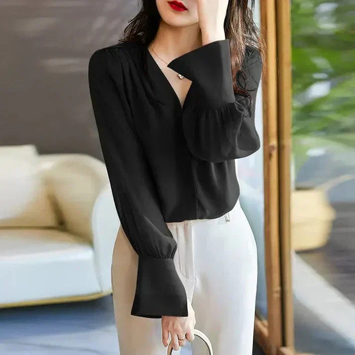 Lyka Women's Effortless Winter Blouse for Casual Style - Cozy and Chic Winter Top
