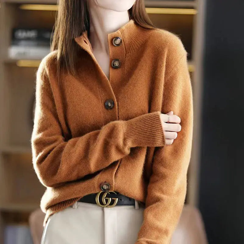 Chic and Sophisticated Women's Cardigan for Elegant Layering