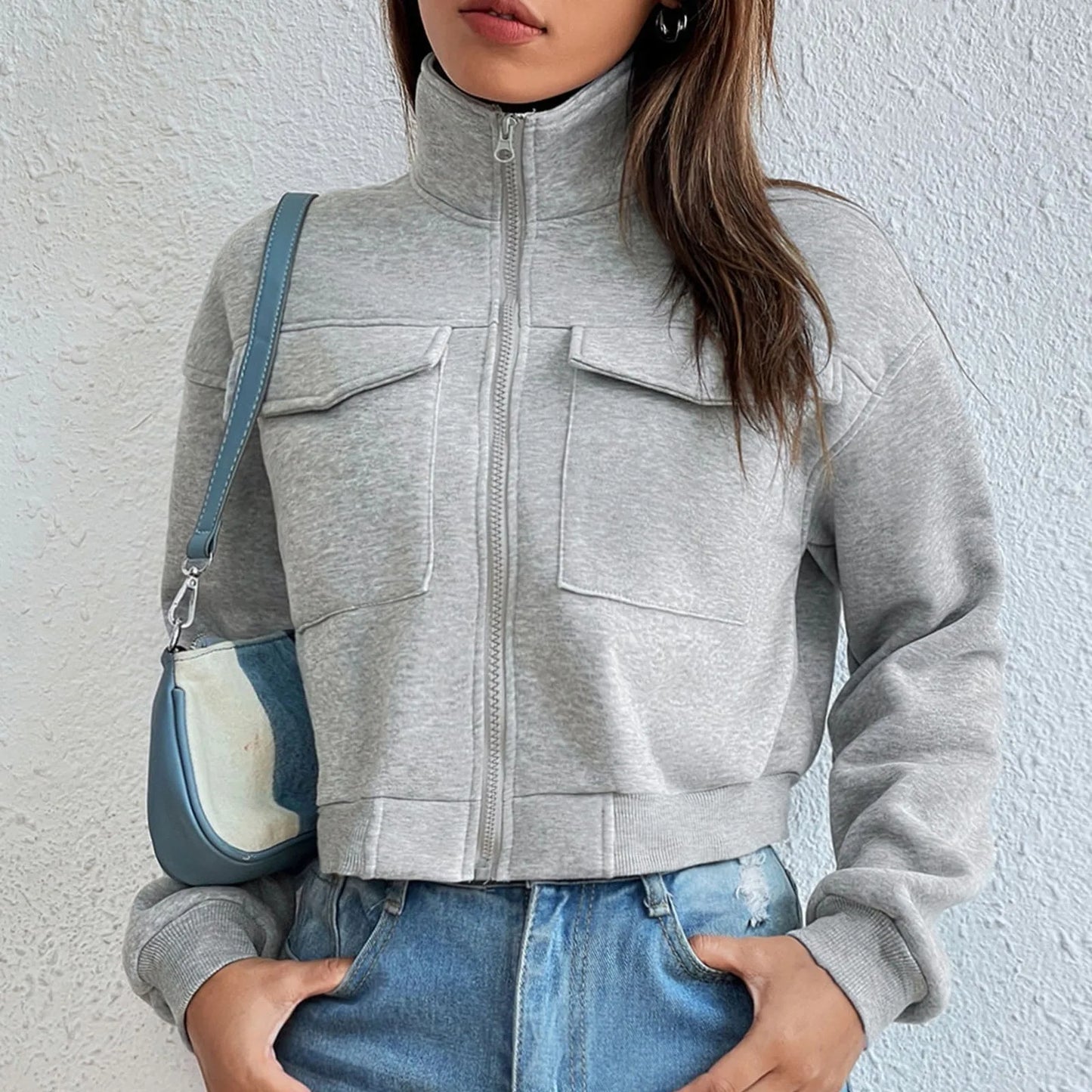 Chic Women's Zip-Up Crop Top Winnie for Stylish Activewear and Casual Fashion
