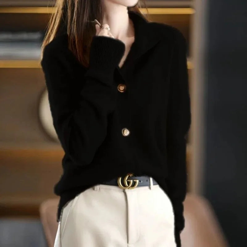 Chic and Sophisticated Women's Cardigan for Elegant Layering