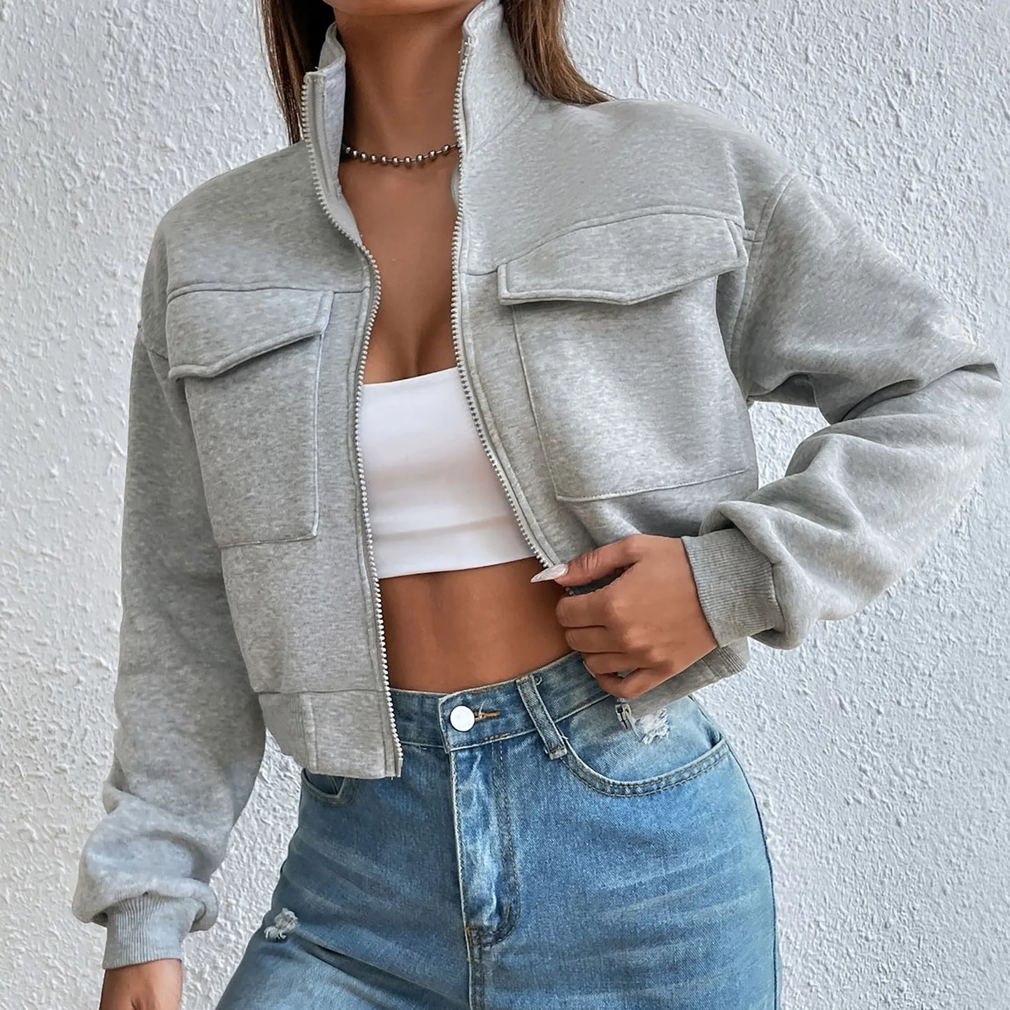 Chic Women's Zip-Up Crop Top Winnie for Stylish Activewear and Casual Fashion