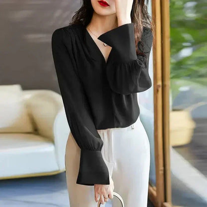 Lyka Women's Effortless Winter Blouse for Casual Style - Cozy and Chic Winter Top