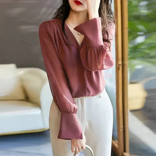 Lyka Women's Effortless Winter Blouse for Casual Style - Cozy and Chic Winter Top