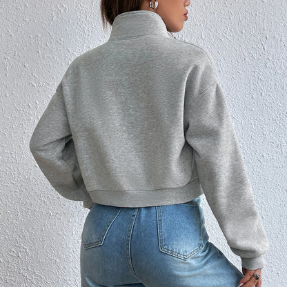 Chic Women's Zip-Up Crop Top Winnie for Stylish Activewear and Casual Fashion